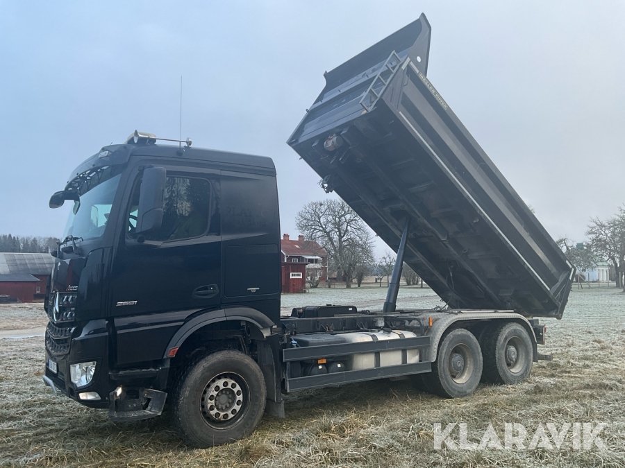 Lastbil Schaktbil Mercedes-Benz Arocs 2651 Bluetec