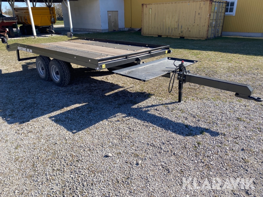 Maskintransport Mustang ML90 med tippfunktion