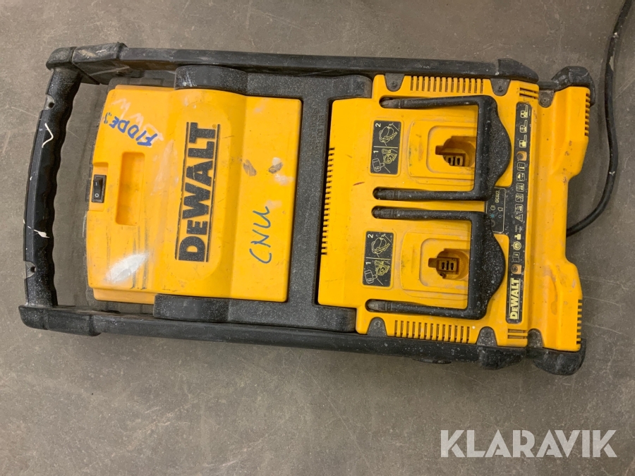 Laddstation med bygglampa DeWalt DC022QW, Herrljunga, Klara