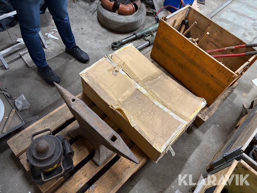 Blandade verktyg och tillbehör 2st pall