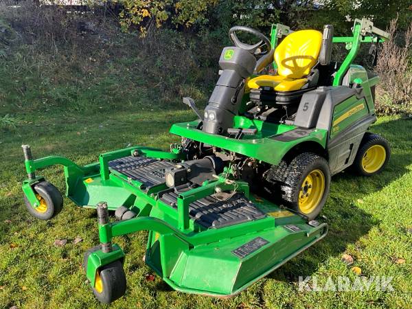 Gräsklippare John Deere 1570 TerrainCut med Klippaggregat