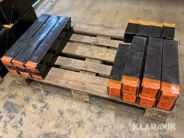 Skruv Eurotec ca 1000 st för inomhusbruk, 8.0x435, 8.0x397, 8.0x180 mm.