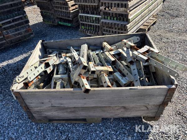 Diverse stämpmaterial ca 35 st delar