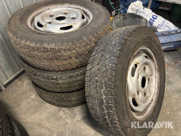 Dubbdäck på fälg Continental Vanco ice contact 195/70 r15c