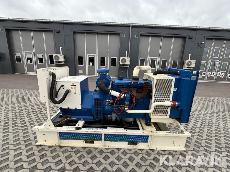 Generator Perkins P150E
