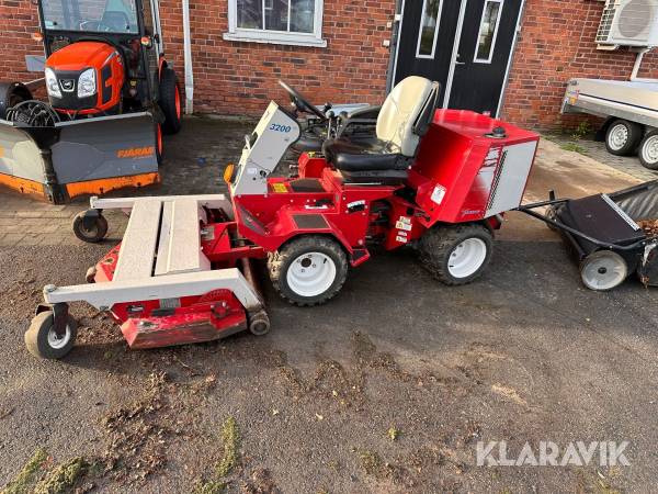 Gräsklippare Ventrac 3200