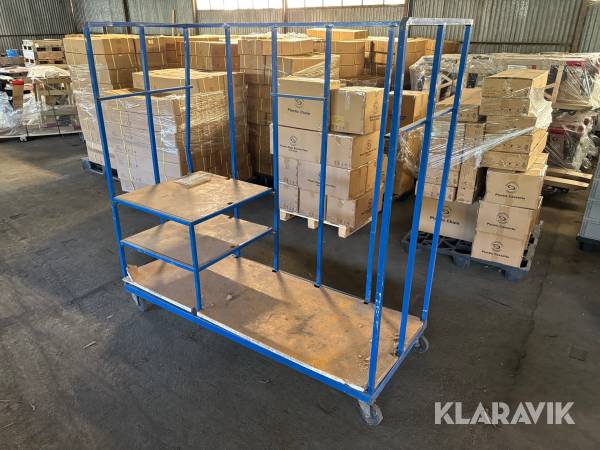 Lagervagn med hyllor