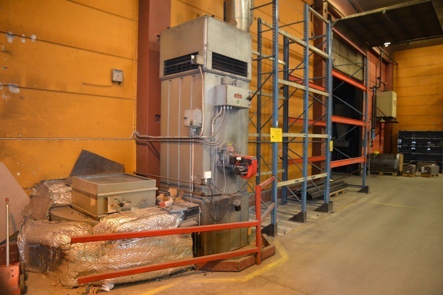 Oljepanna med brännare och tank