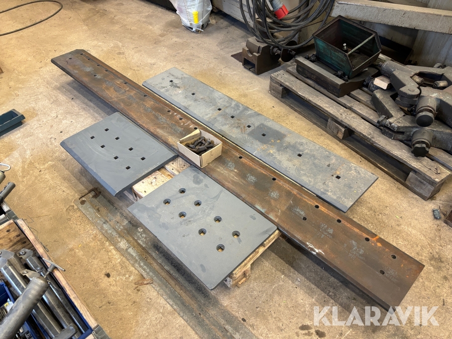 Komplett basskär med sparskär till skopa