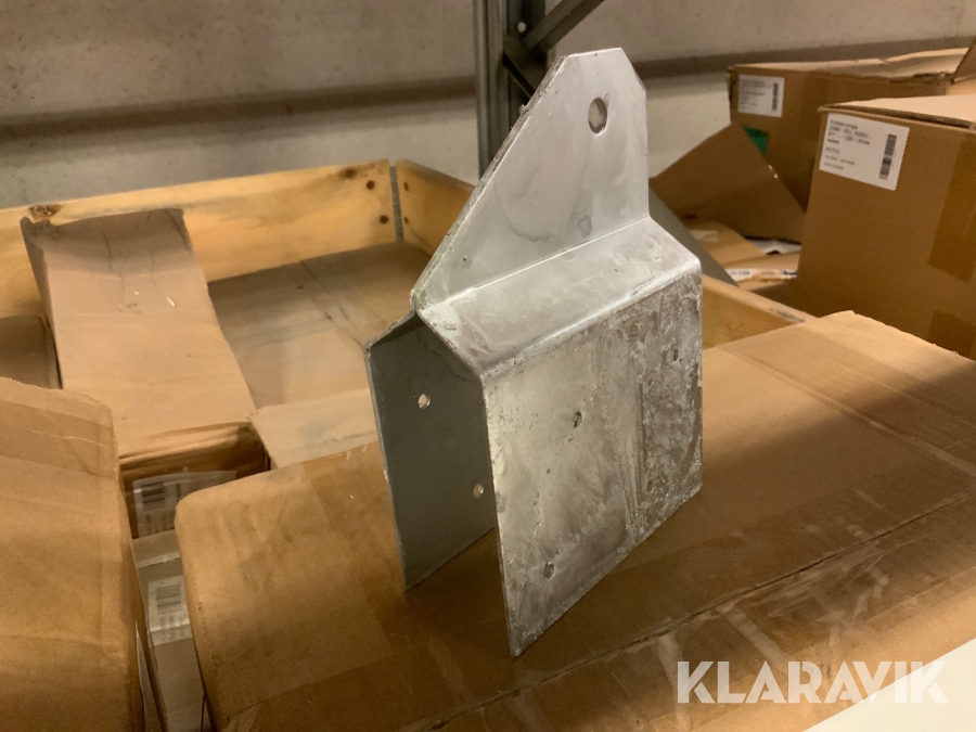 Nockbeslag 170x120x50 mm 17 stycken kartonger