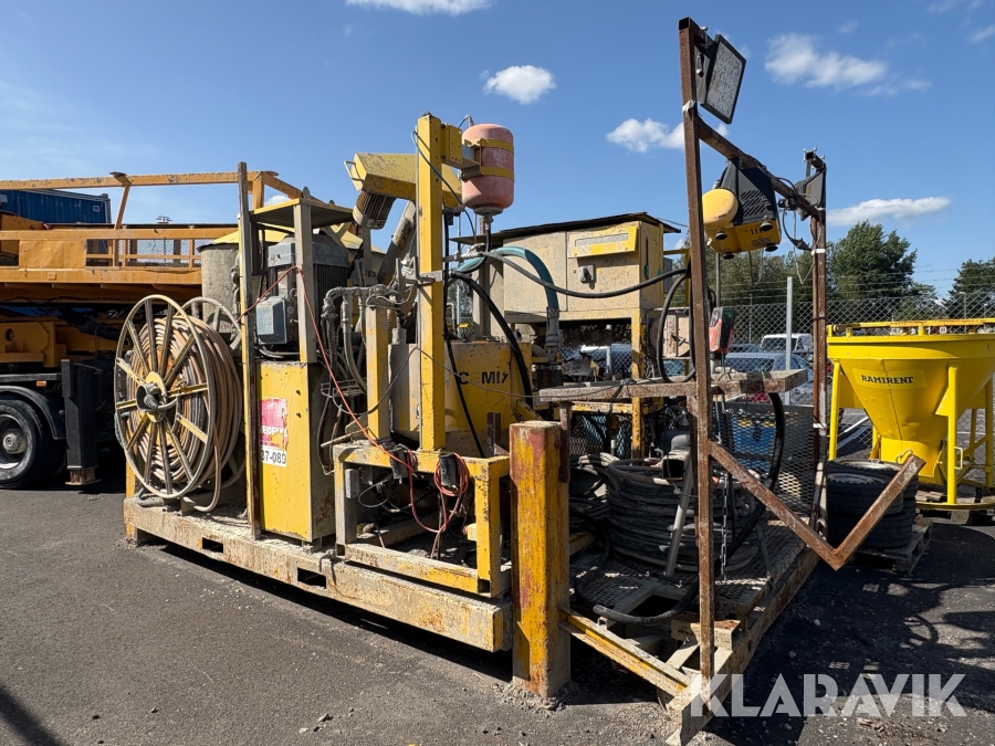 Injekteringsanläggning Atlas Copco Unigrout på lastväxlaram