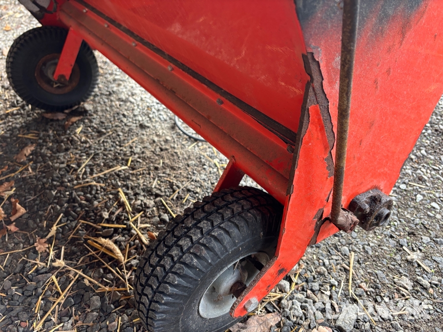 Sandspridare Husqvarna S1001