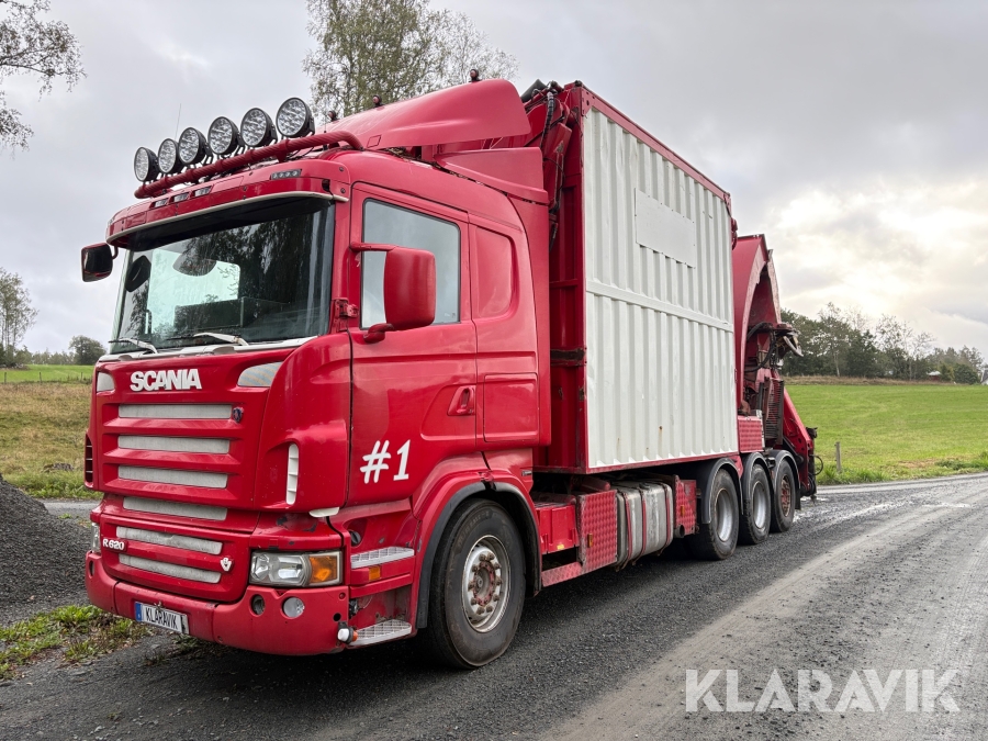 Huggbil Scania R620 med kran