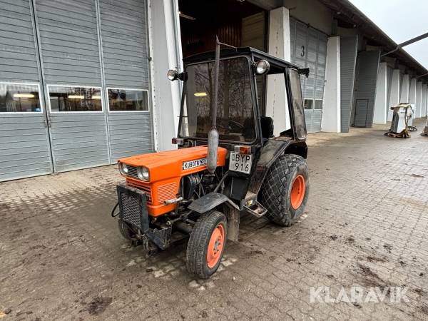Traktor Kubota L245DT
