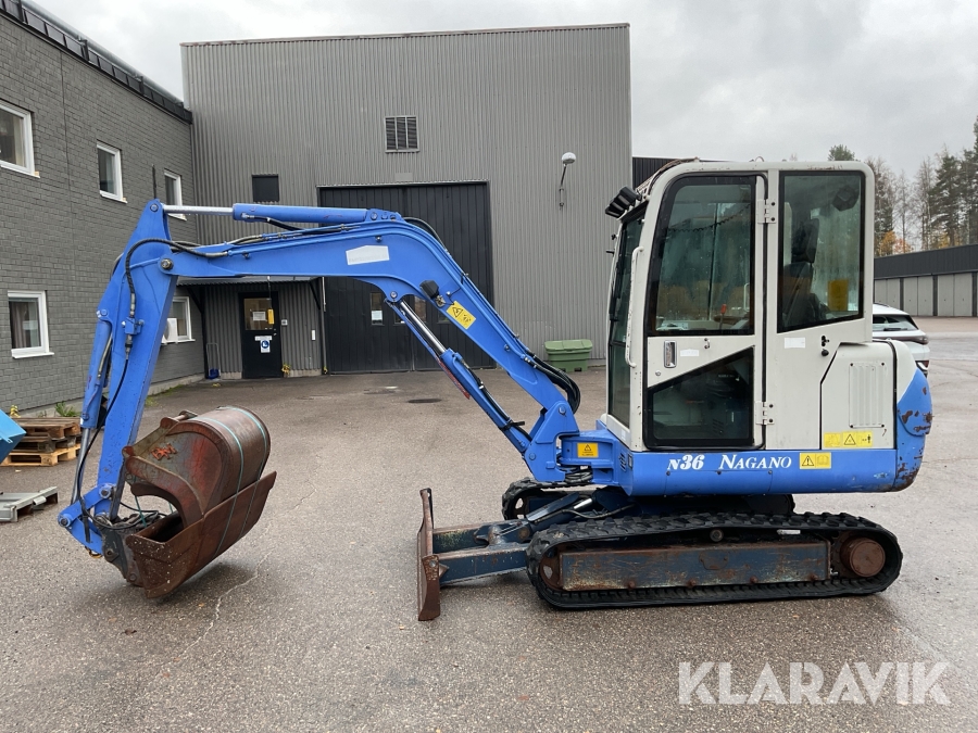 Grävmaskin Nagano NS35-2 med redskap