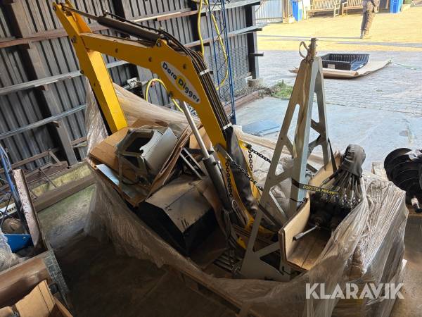 Grävaggregat till vassbåt Doro Digger med många tillbehör