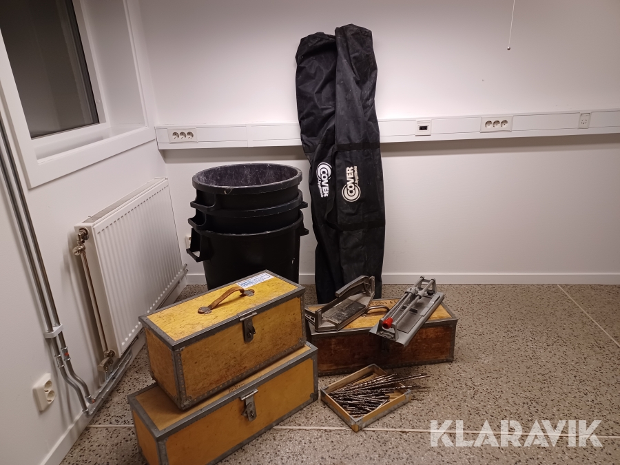 Tunnor att blanda i, täckställningar, diverse borr och böjfjädrar.