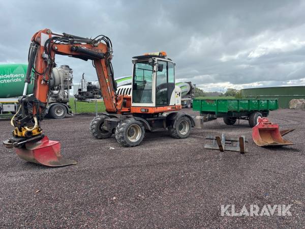 Grävmaskin Terex Schaeff HML 32 med tiltrotator kärra och redskap