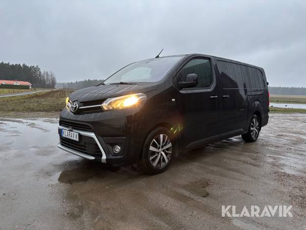 Skåpbil Toyota Proace 2.0 Dragkrok dubbeldörrar med Verkstadsinredning