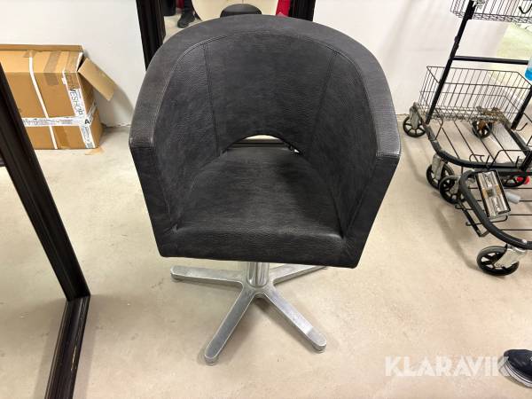 Frisörstol i buffelskinn REM