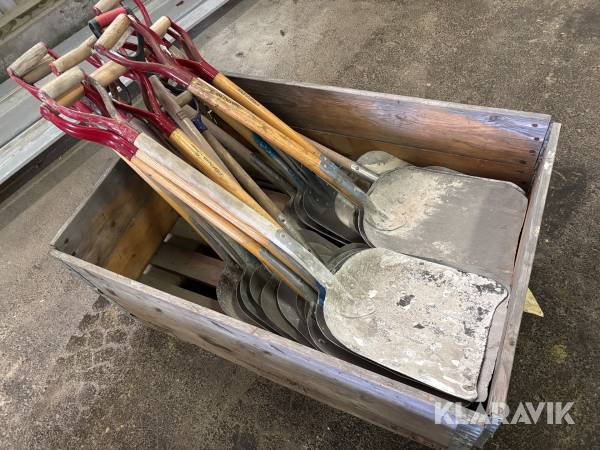 Pall med diverse skyfflar