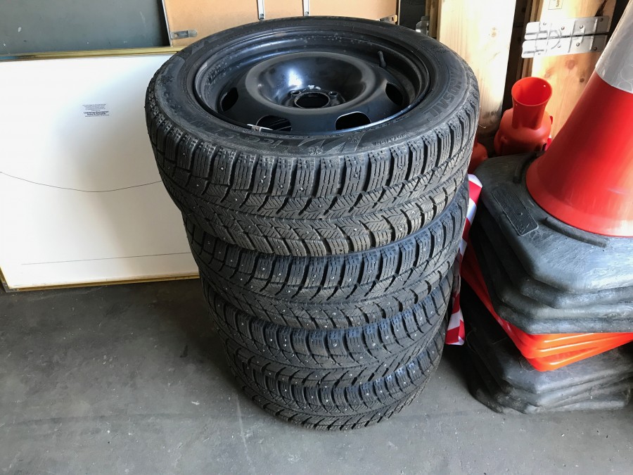 4st Kompletta vinterhjul (dubb)