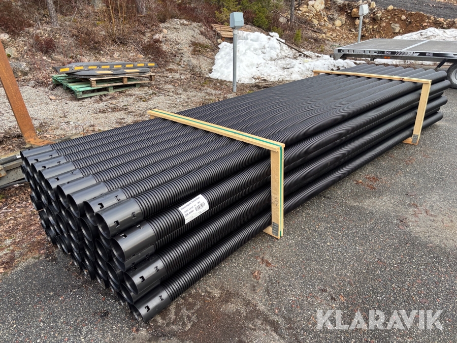 Dräneringsrör bygg 110 mm x 4 m med muff 57 st 228m