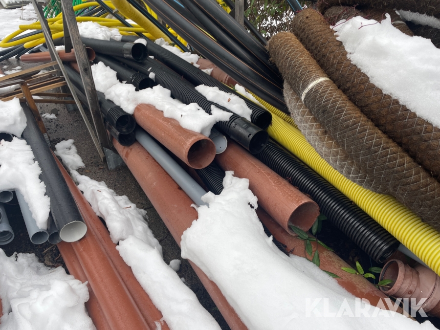 Diverse pvc rör och slangar, Oskarshamn, Klaravik auktioner