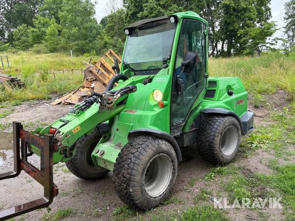 Kompaktlastare Avant 760 i med redskap