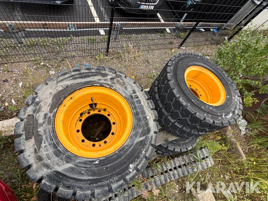 Entreprenaddäck till en hjulgrävare Trelleborg T-900 4st