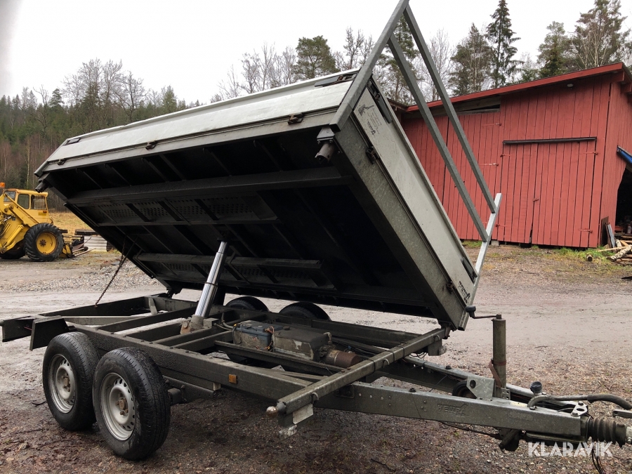 Släpkärra Henra med 3-vägstipp och ramper