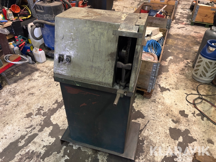 Gradmaskin med borste