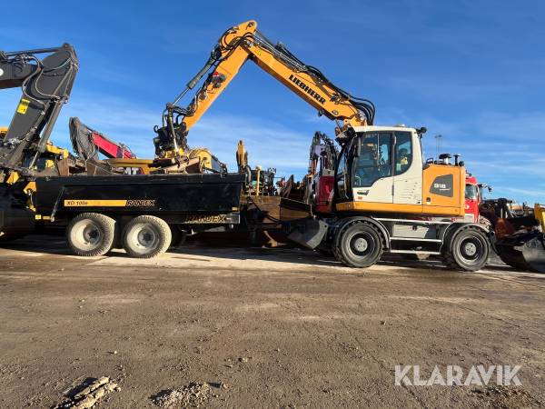 Grävmaskin Liebherr A 918 Compact Litronic med tippvagn och tillbehör