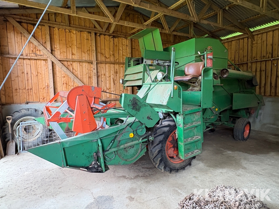 Skördetröska Volvo BM Aktiv 800