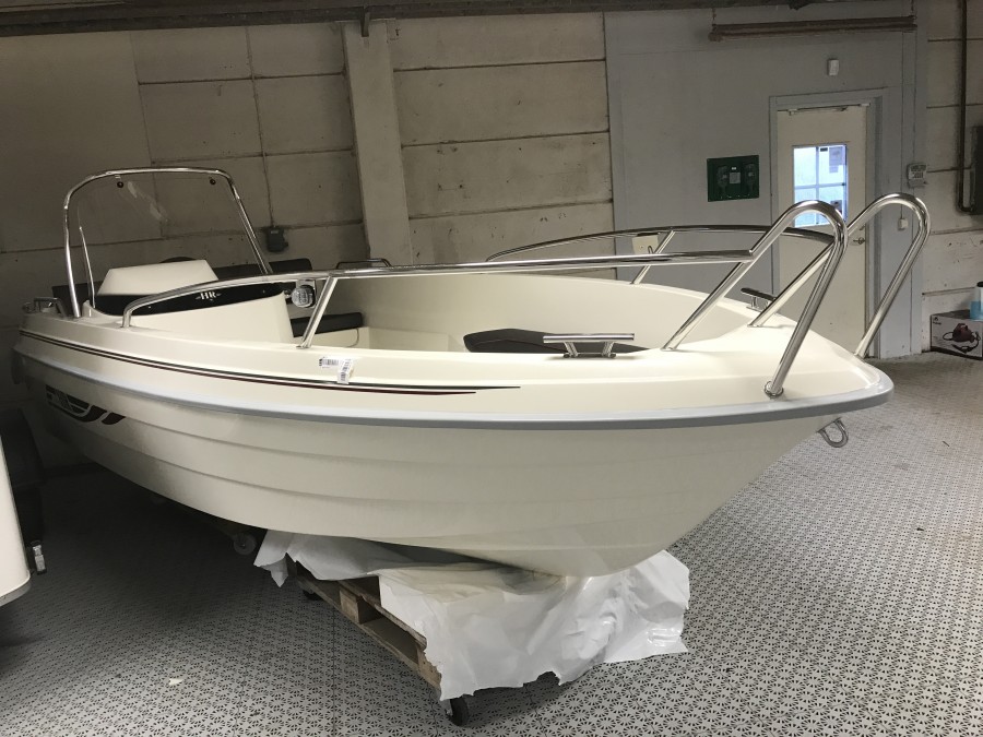 Båt HR 442 SC