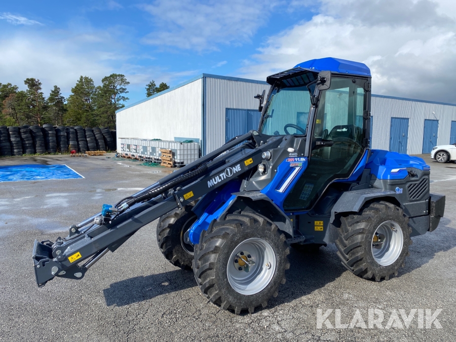 Kompaktlastare MultiOne 11.6k stage 5 med mycket redskap och utrustning