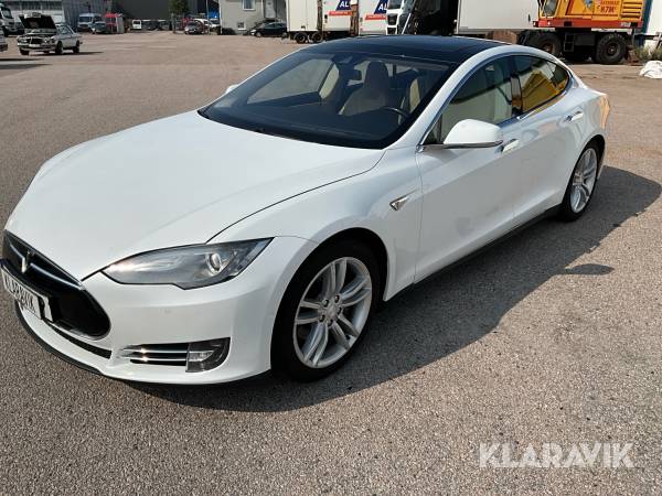 Tesla Model S 85D