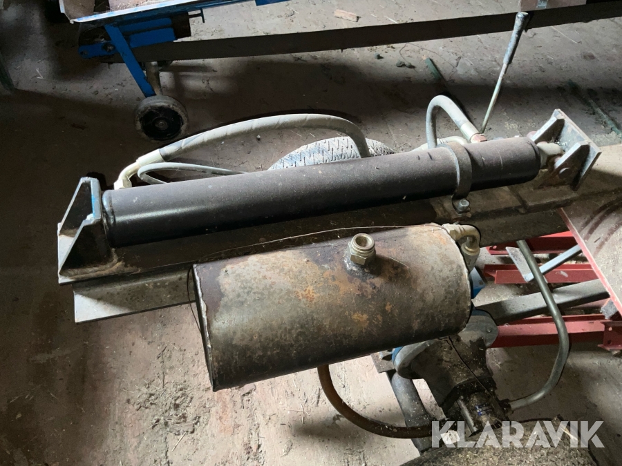 Vedkap, vedklyv och transportör