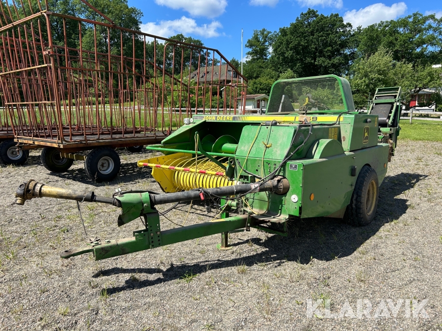 Hårdpress John Deere 349 med balkastare