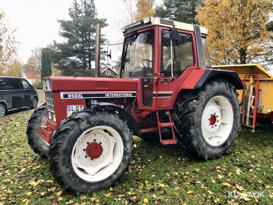 Traktor International 956 XL
