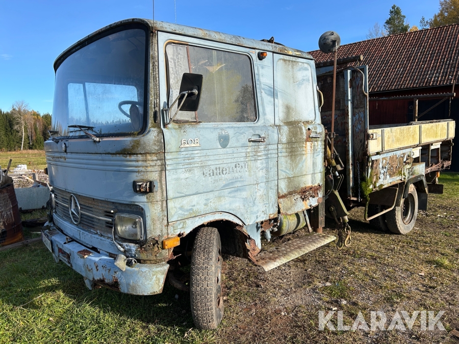 Kranbil Mercedes-Benz 608