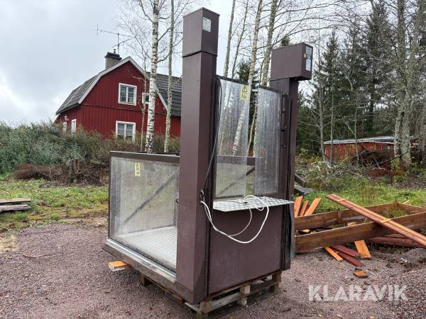 Rullstolshiss Motalahissar 282-UB