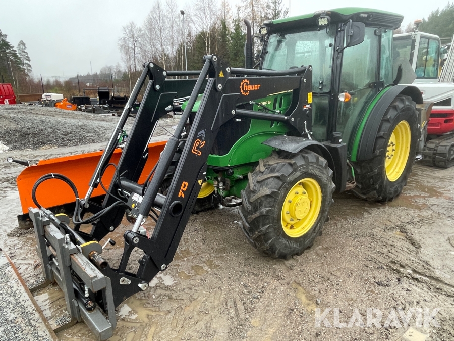 Traktor John Deere 5080G vinterutrustad med lastare