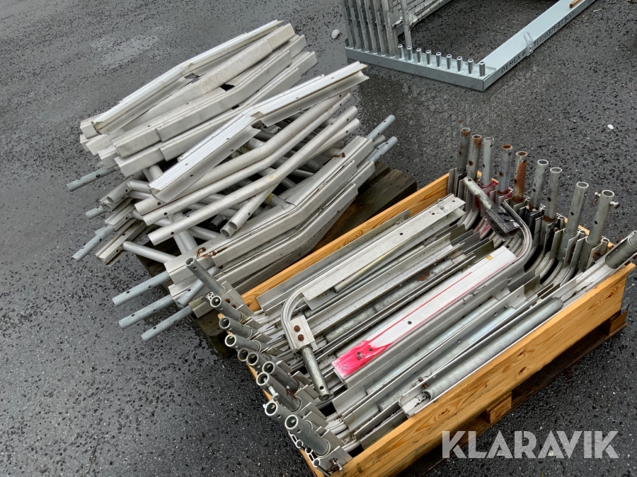 Taknock och takavslut till 0,7 fackverksbalkar med mechskenor 32st