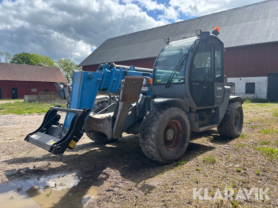 Teleskoplastare Genie Gth-3713 med skopa och gafflar. Stora BM