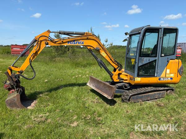 Grävmaskin Hanix H36B med tilthuvud hammare och skopor