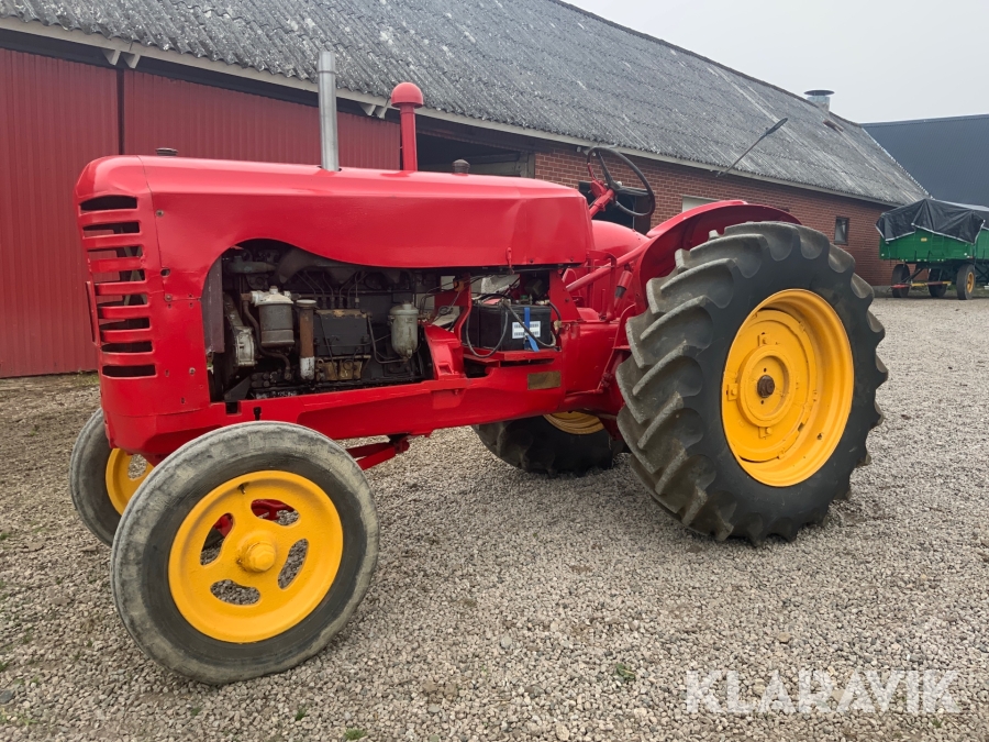 Veterantraktor Massey-Harris 744 D