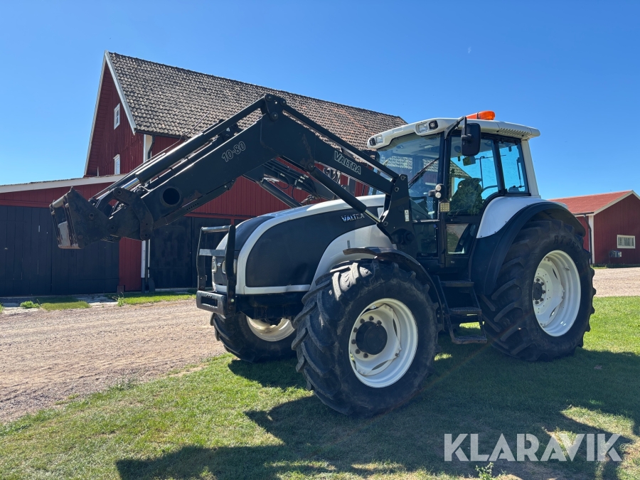 Traktor Valtra T160 med lastare