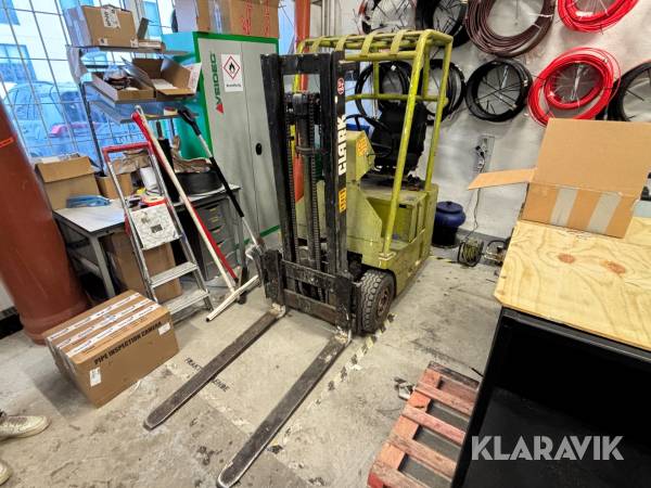 Gaffeltruck Clark TW22