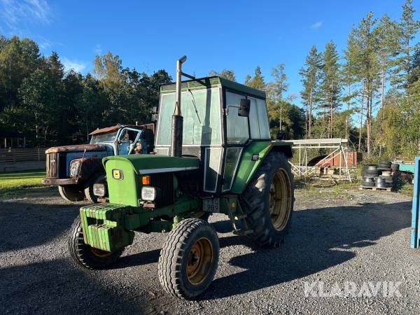 Traktor John Deere 2130